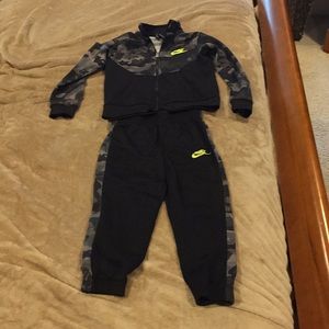 Boys Nike Camo Track Suit